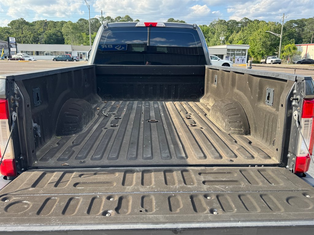 2017 Ford F-350 - $27,900