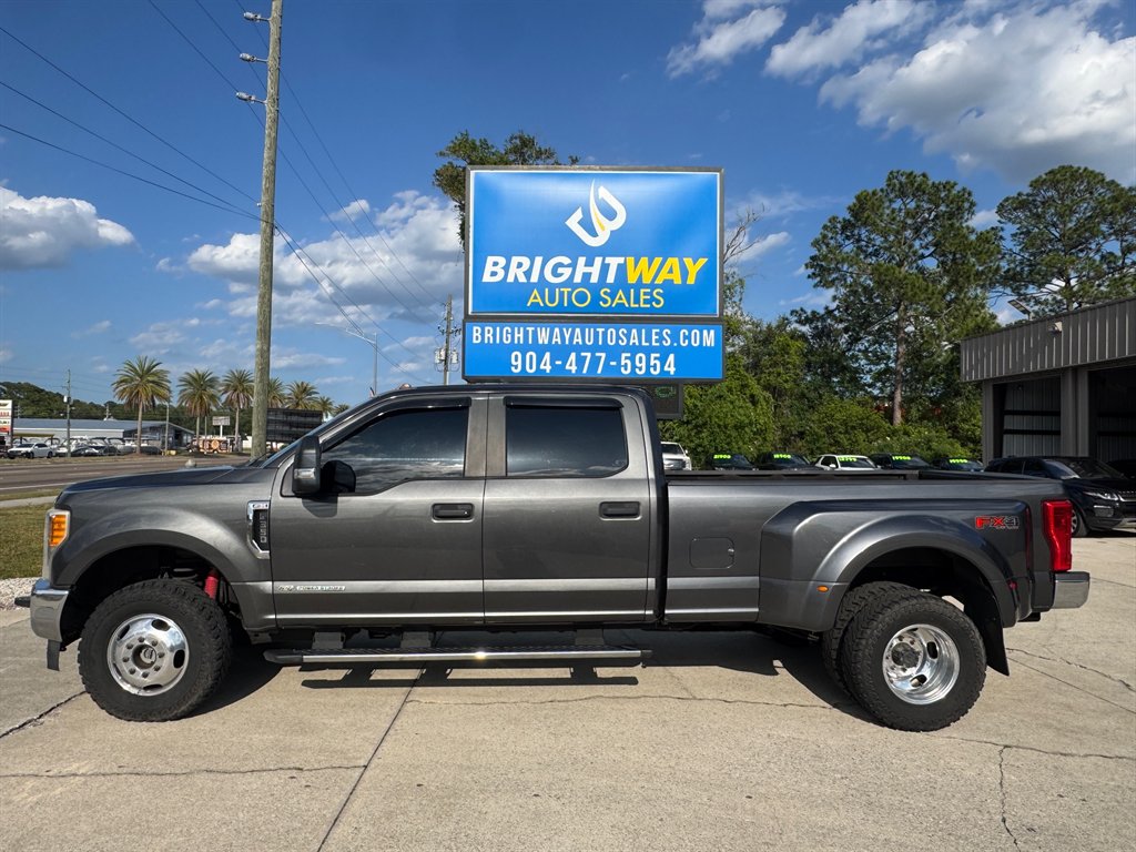 2017 Ford F-350 - $27,900