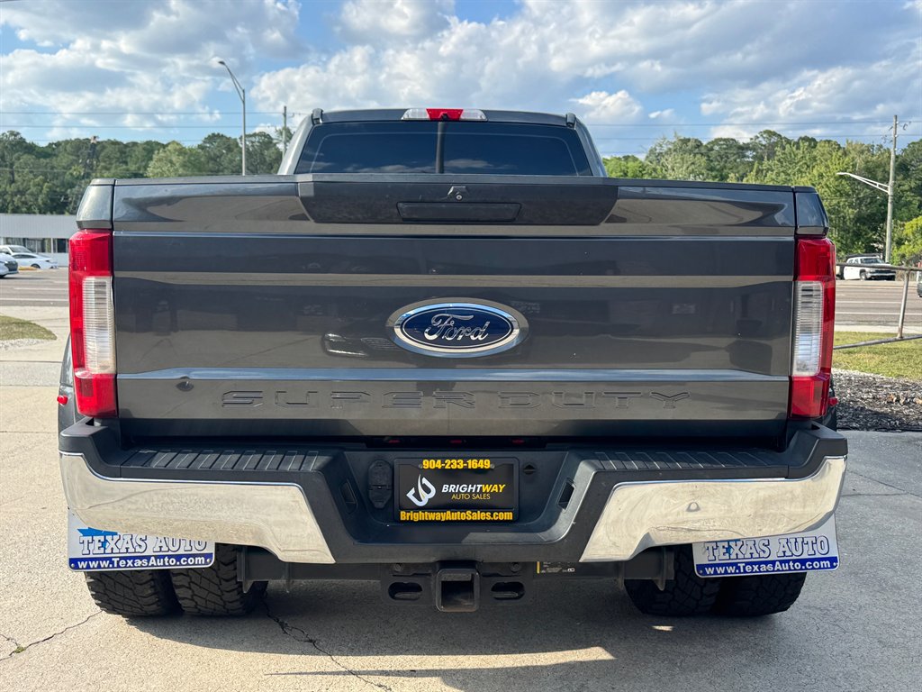 2017 Ford F-350 - $27,900