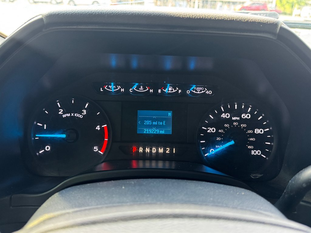 2017 Ford F-350 - $27,900