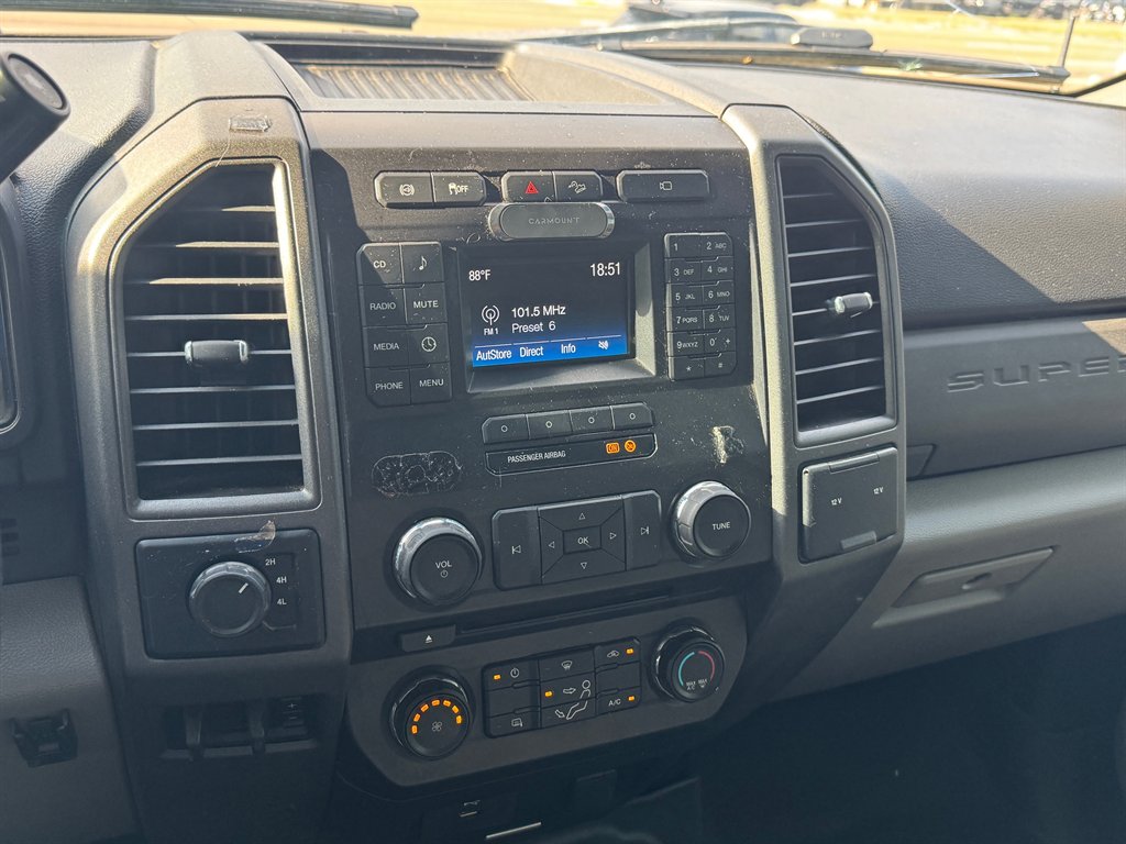 2017 Ford F-350 - $27,900