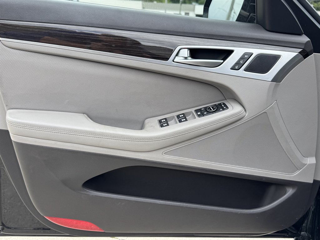 2017 Genesis G80 - $13,900