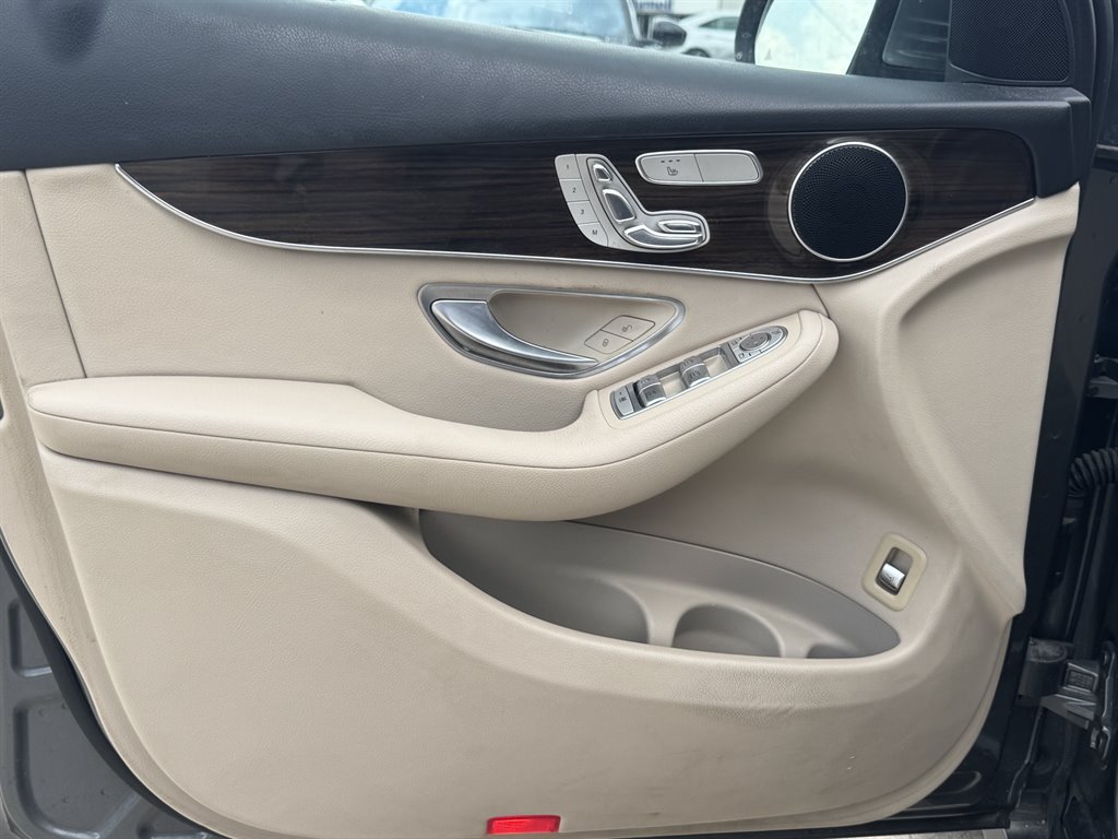 2019 Mercedes-Benz C-Class - $17,500