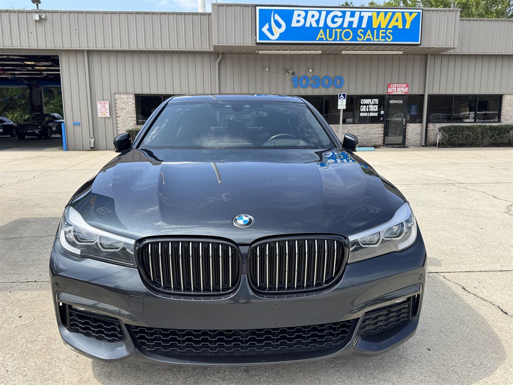 2019 BMW 740i - $21,900