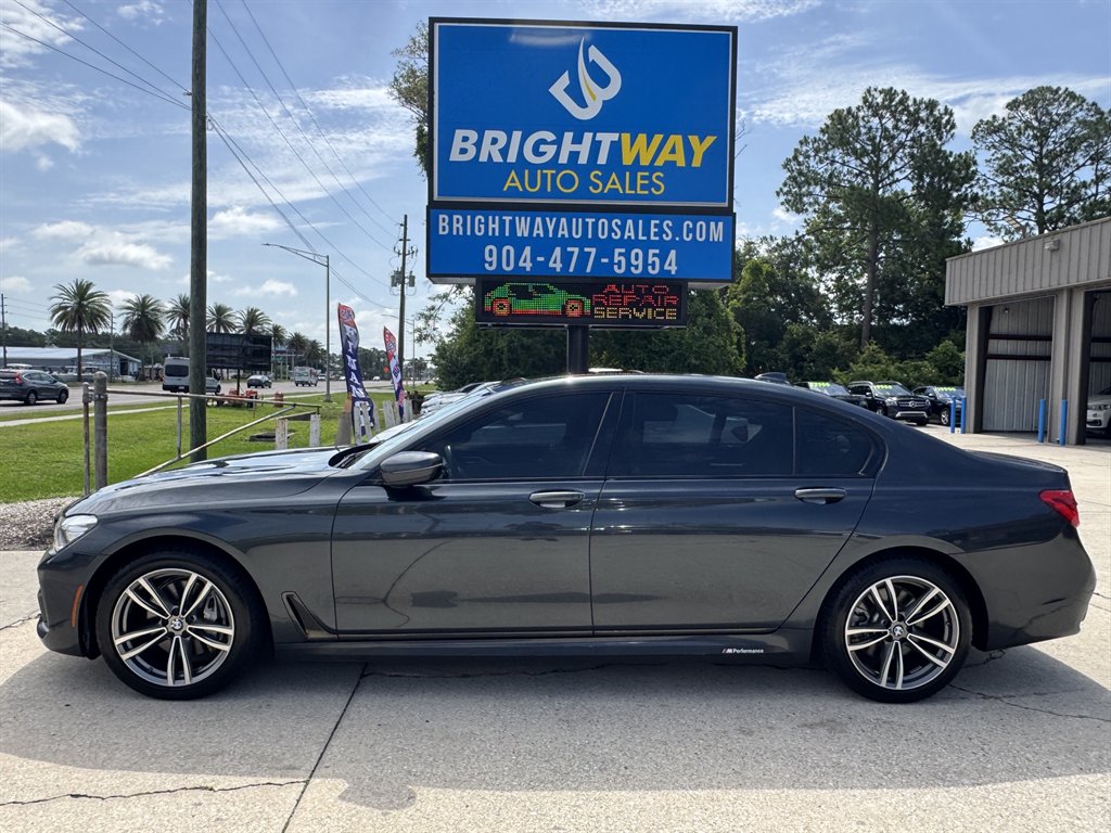 2019 BMW 740i - $21,900