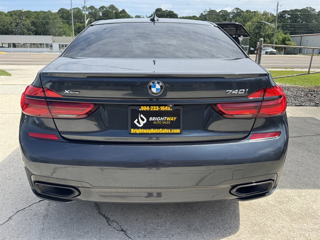 2019 BMW 740i - $21,900
