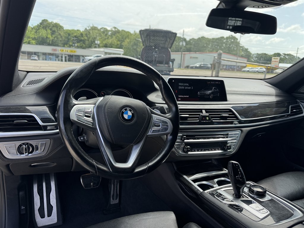 2019 BMW 740i - $21,900