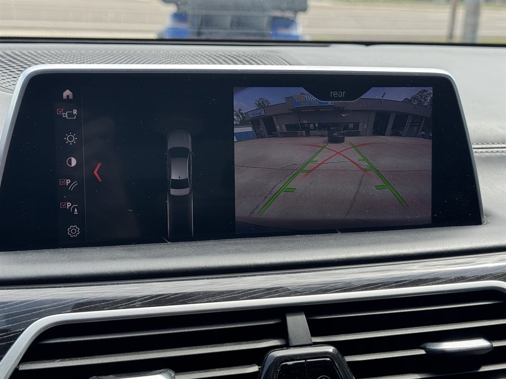 2019 BMW 740i - $21,900