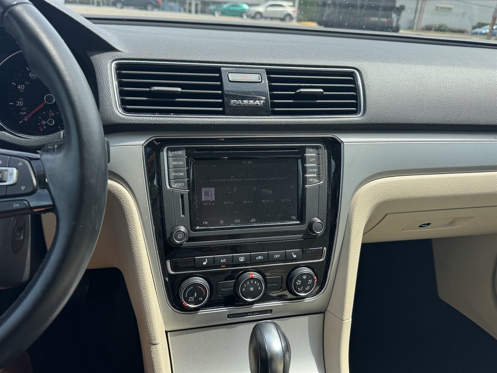 2019 Volkswagen Passat - $15,900