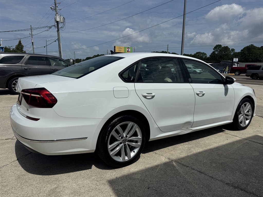 2019 Volkswagen Passat - $15,900