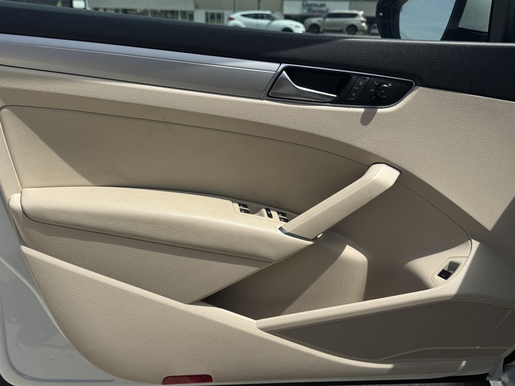 2019 Volkswagen Passat - $15,900