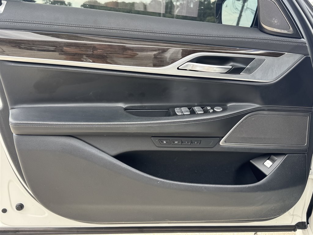 2020 BMW 740i - $24,900