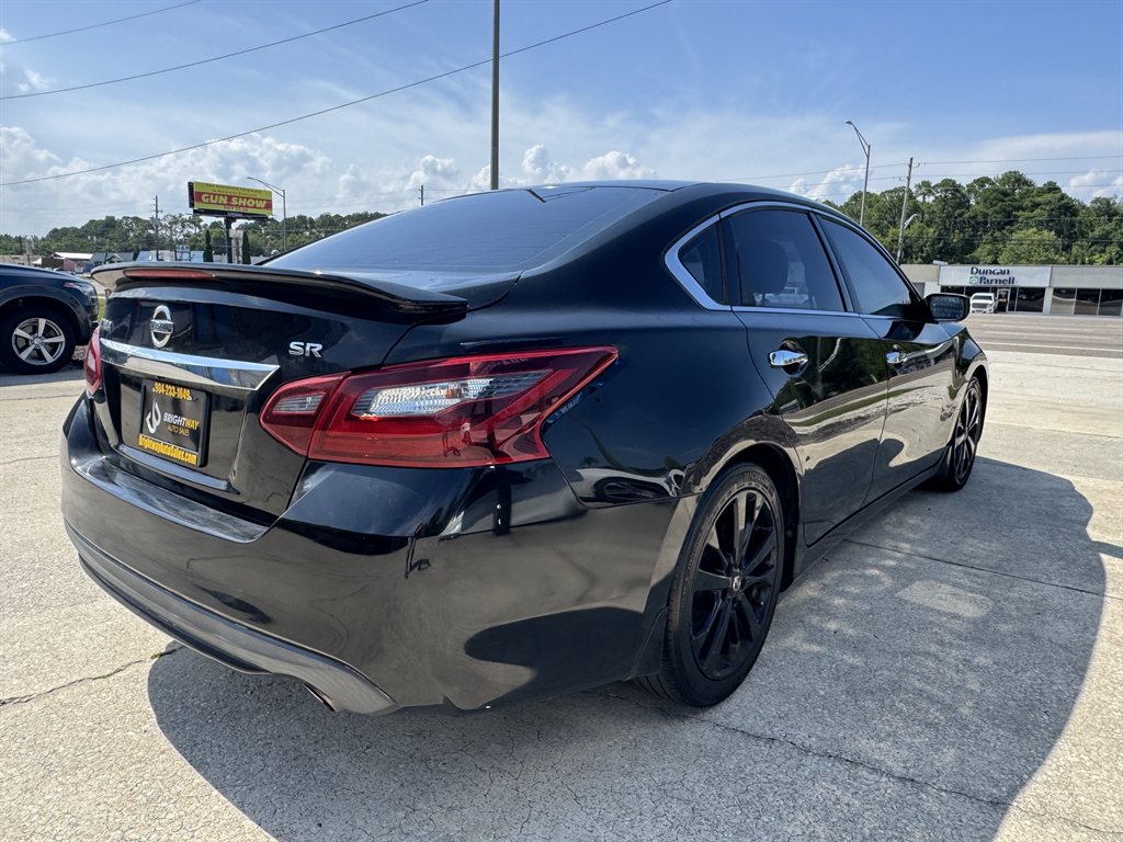 2017 Nissan Altima - $8,900