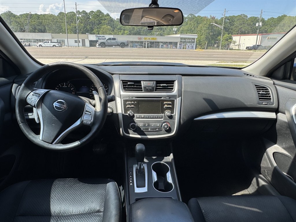 2017 Nissan Altima - $8,900