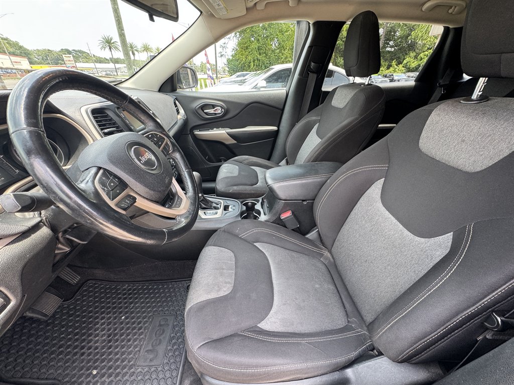 2018 Jeep Cherokee - $8,900
