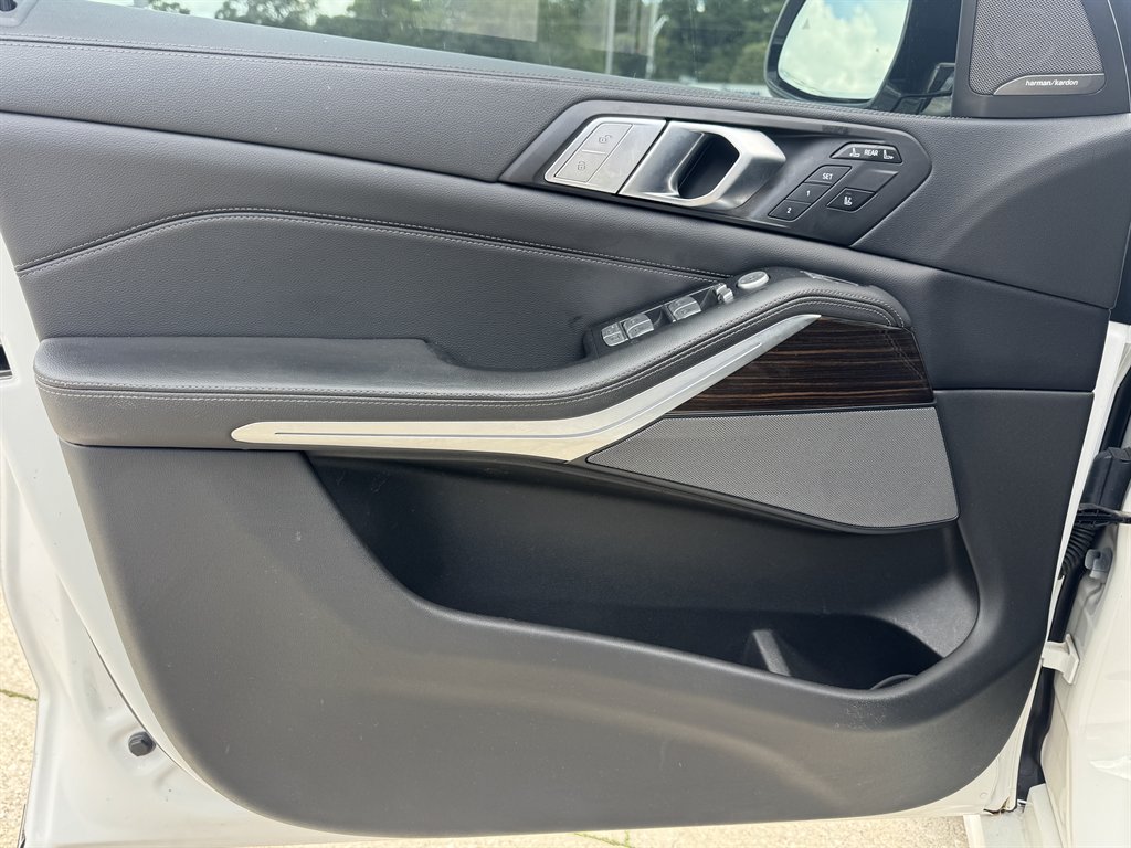 2019 BMW X7 - $25,900