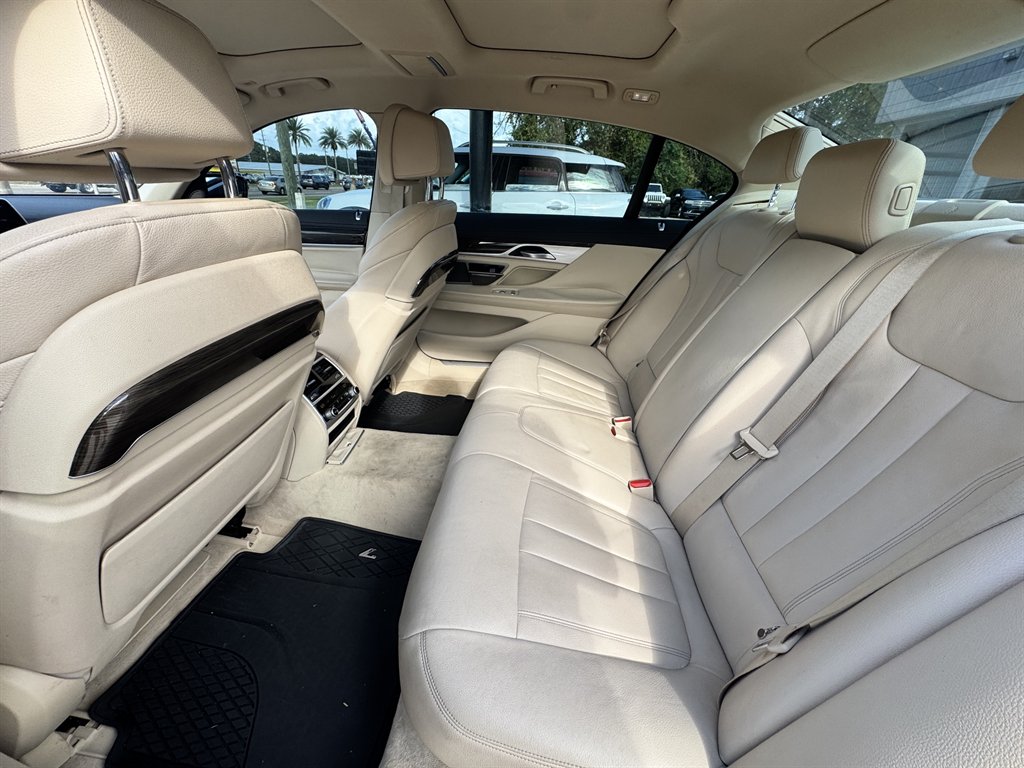 2020 BMW 740i - $22,900