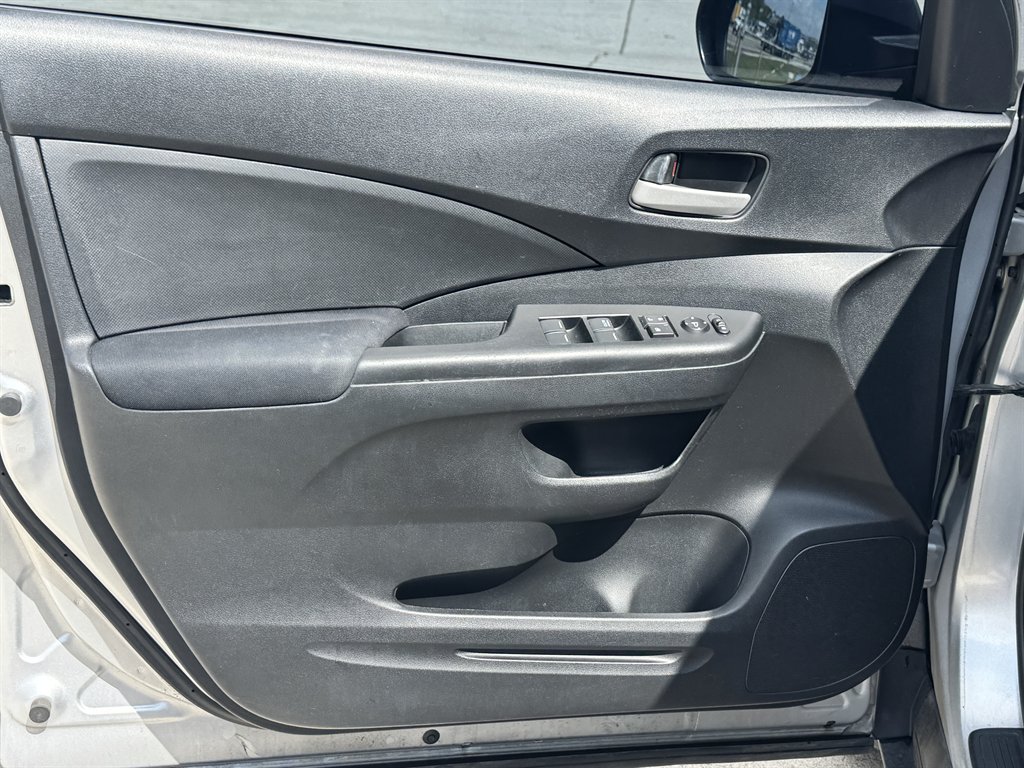 2015 Honda CR-V - $11,900