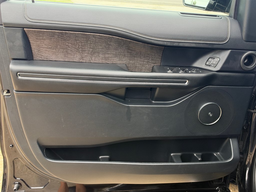 2021 Ford Expedition - $23,900