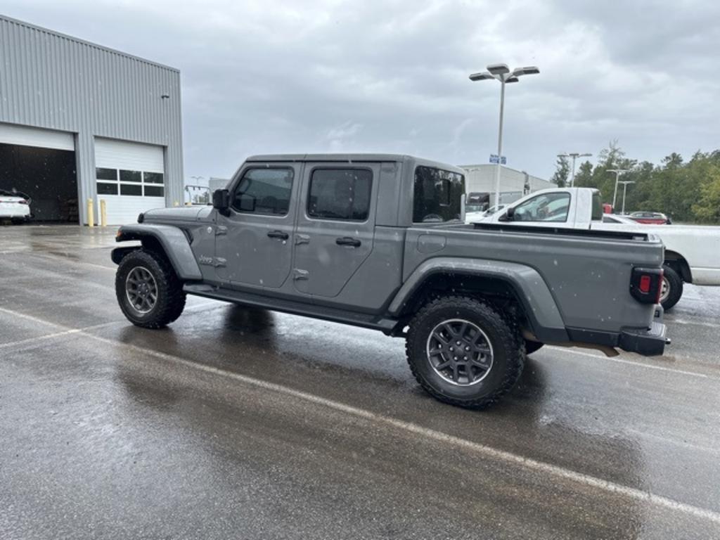 2022 Jeep Gladiator - $42,000
