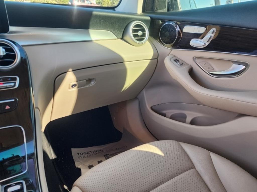 2021 Mercedes-Benz GLC GLC 300 photo