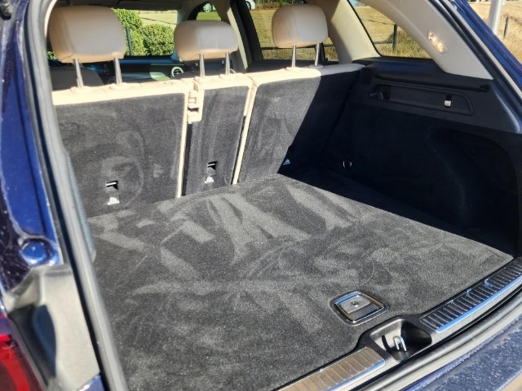 2021 Mercedes-Benz GLC GLC 300 photo