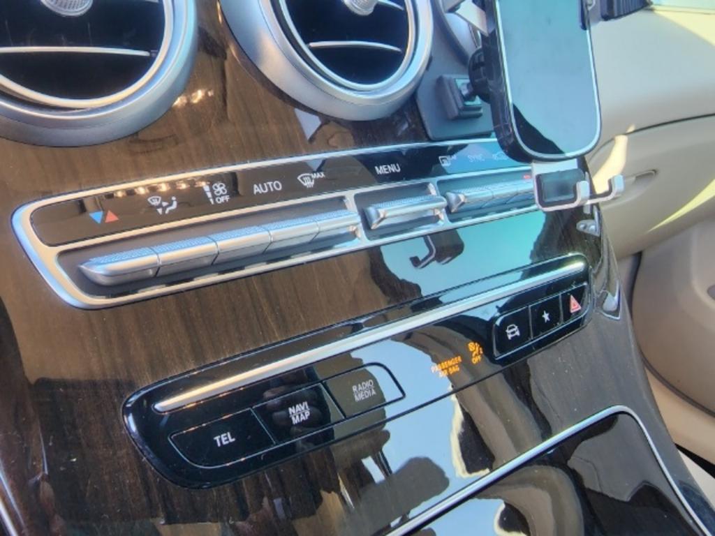 2021 Mercedes-Benz GLC GLC 300 photo