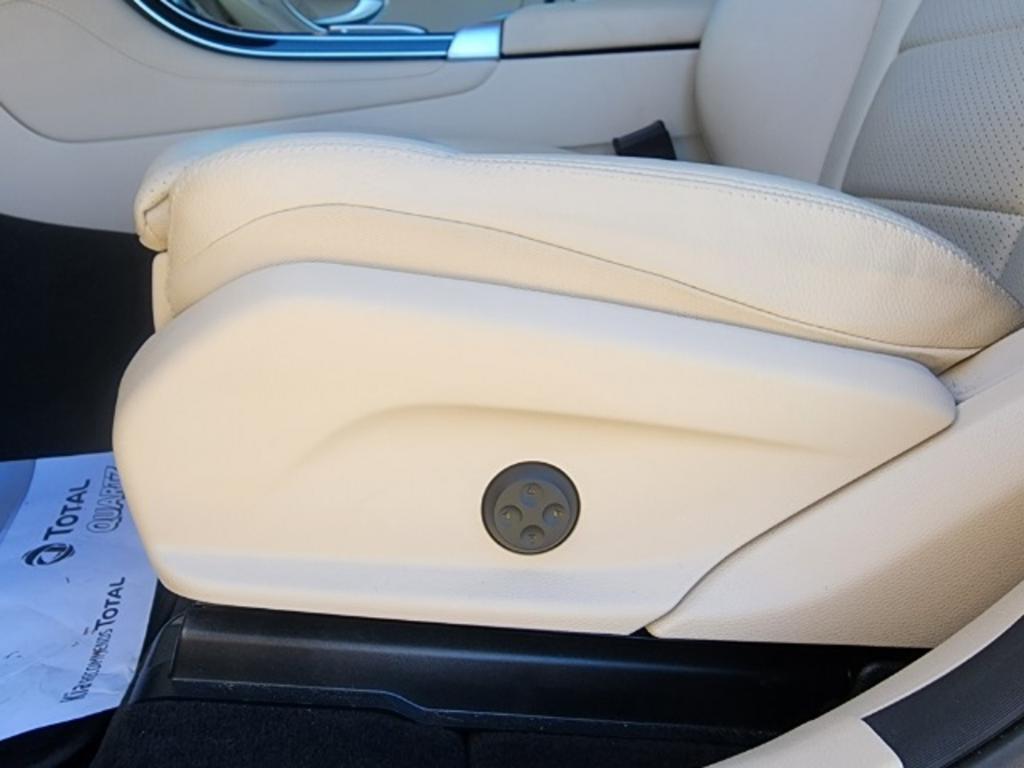 2021 Mercedes-Benz GLC GLC 300 photo