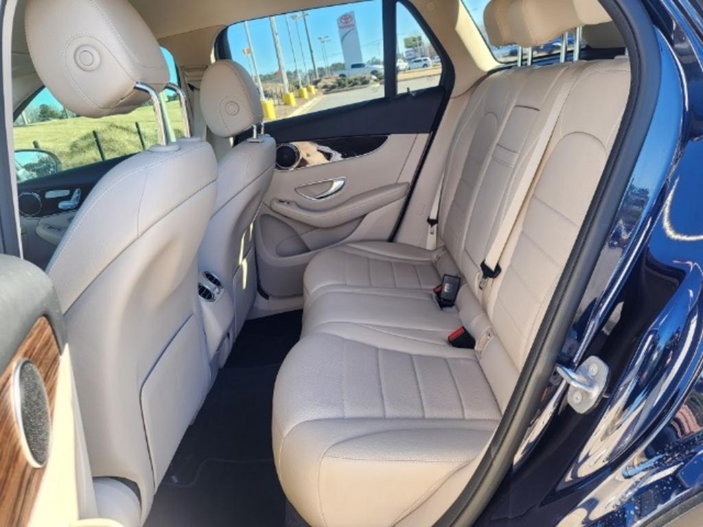 2021 Mercedes-Benz GLC GLC 300 photo