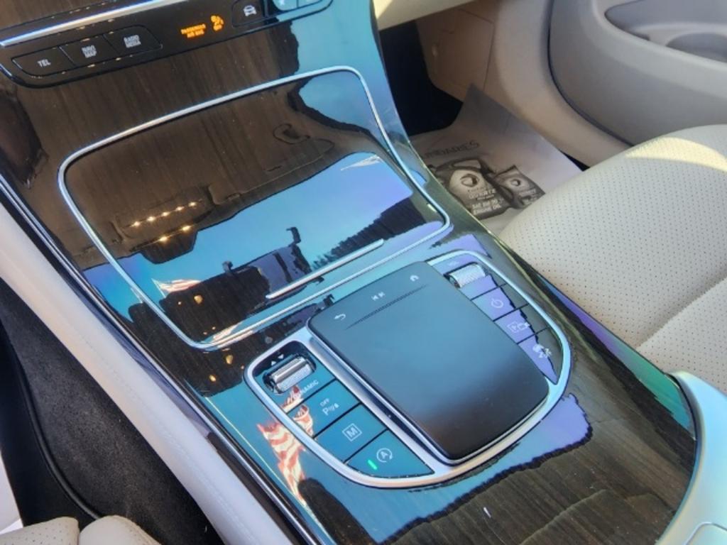 2021 Mercedes-Benz GLC GLC 300 photo