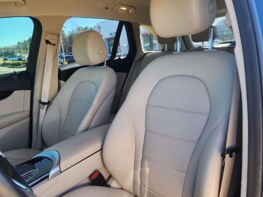 2021 Mercedes-Benz GLC GLC 300 photo