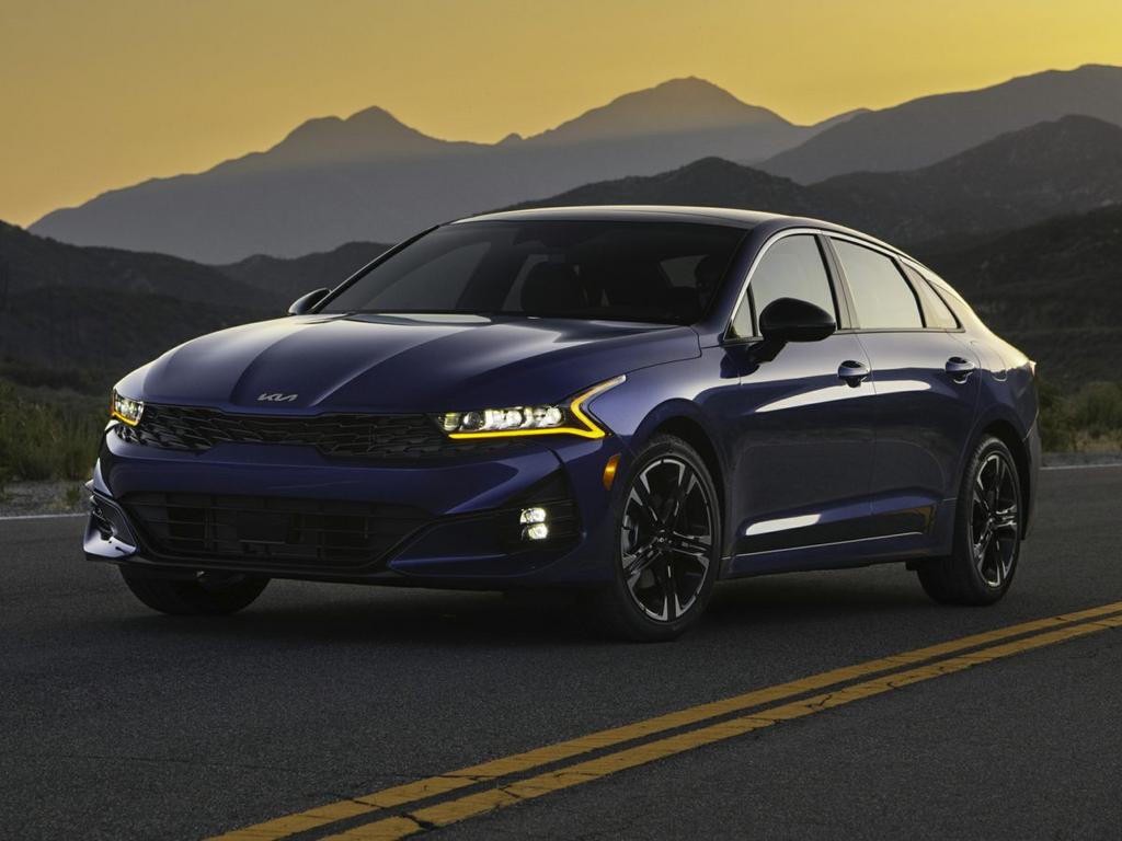 2022 Kia K5 - $32,000