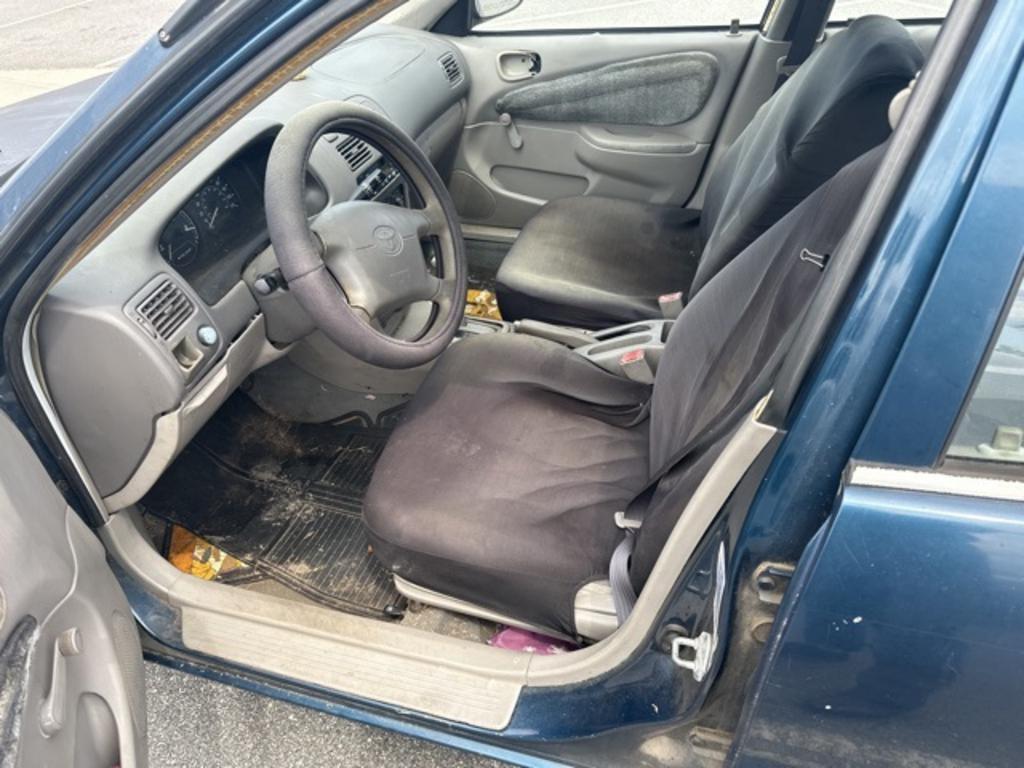 2000 Toyota Corolla - $1,000