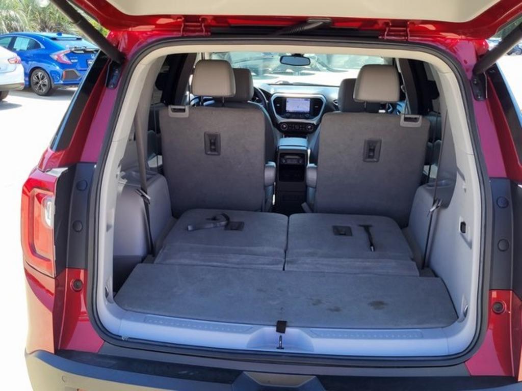 2022 GMC Acadia SLT photo