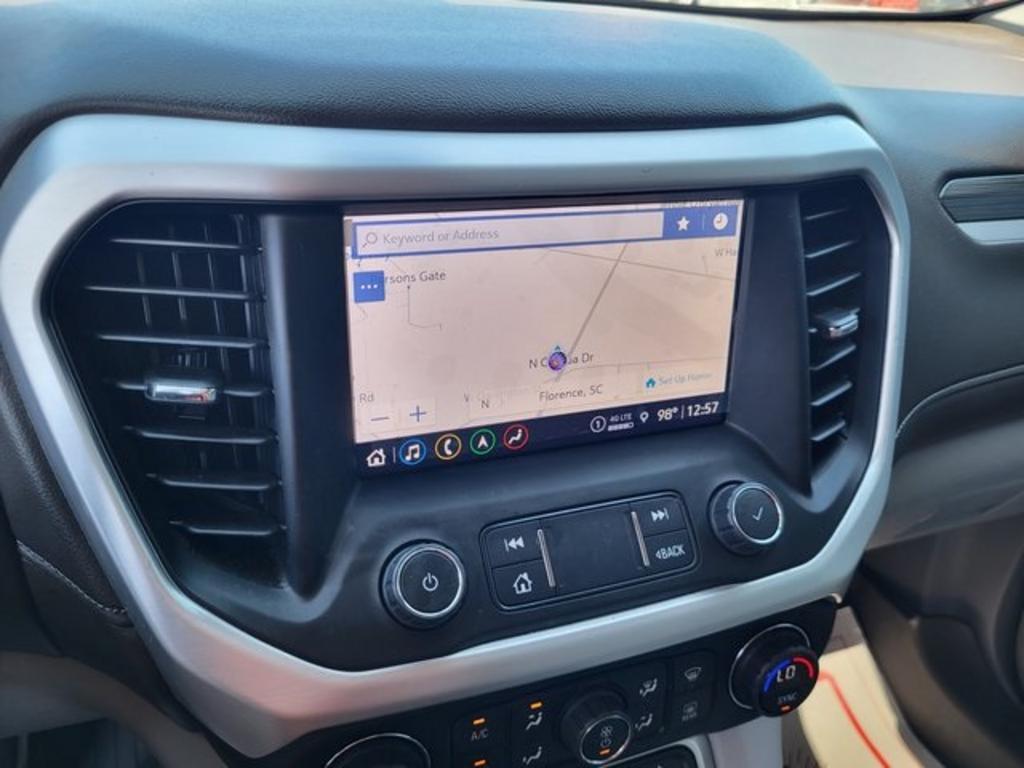 2022 GMC Acadia SLT photo