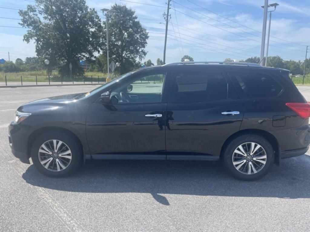 2018 Nissan Pathfinder - $15,500