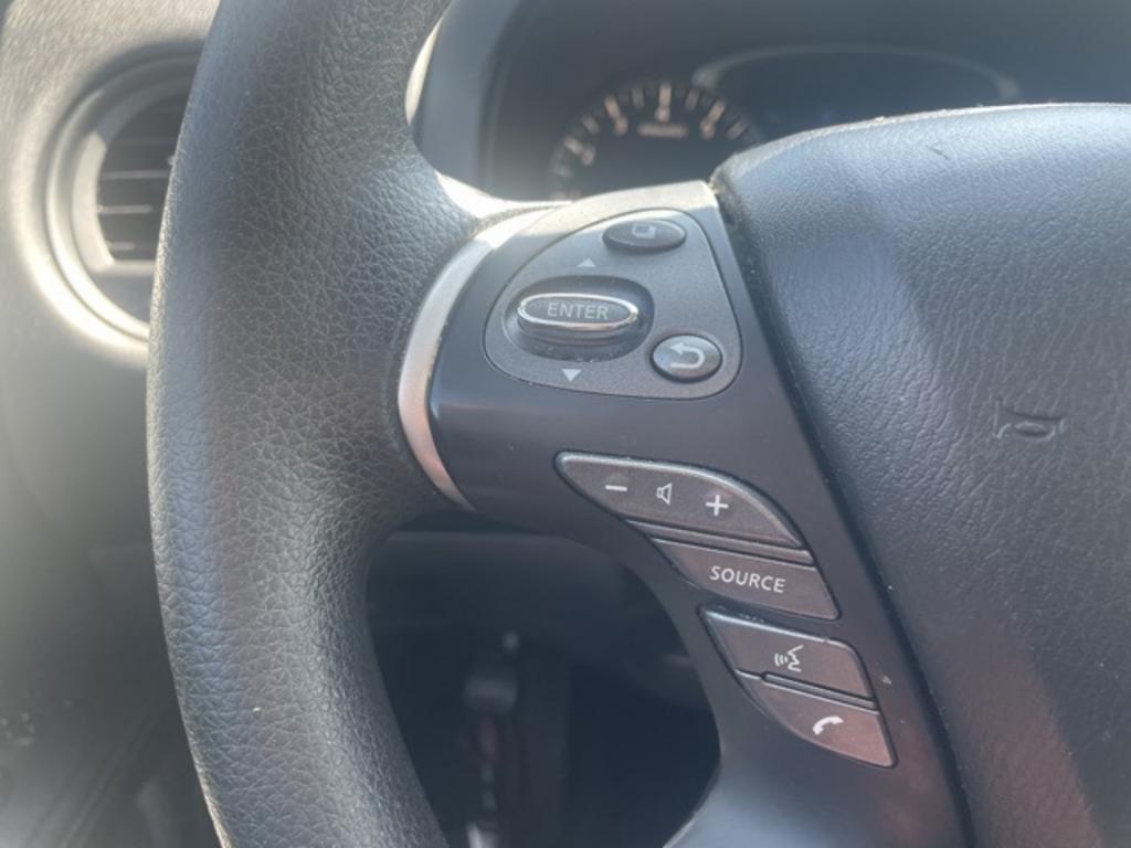 2018 Nissan Pathfinder - $15,500