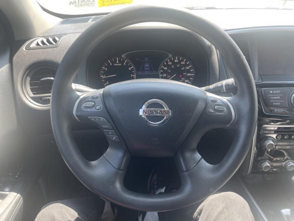 2018 Nissan Pathfinder - $15,500