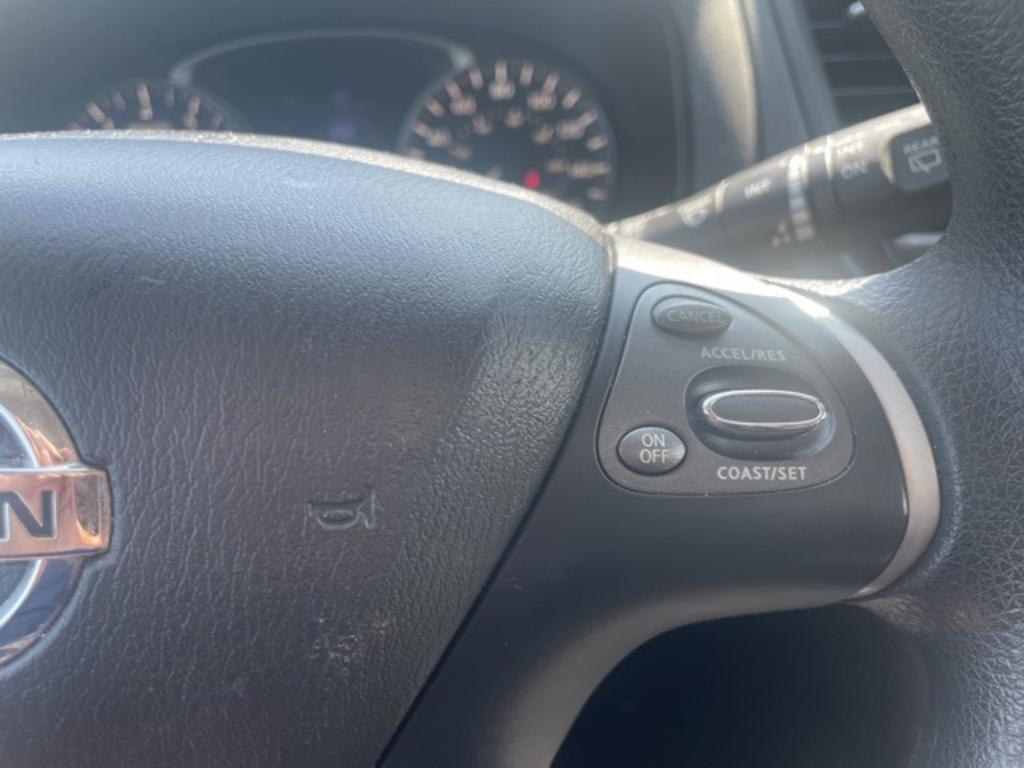 2018 Nissan Pathfinder - $15,500