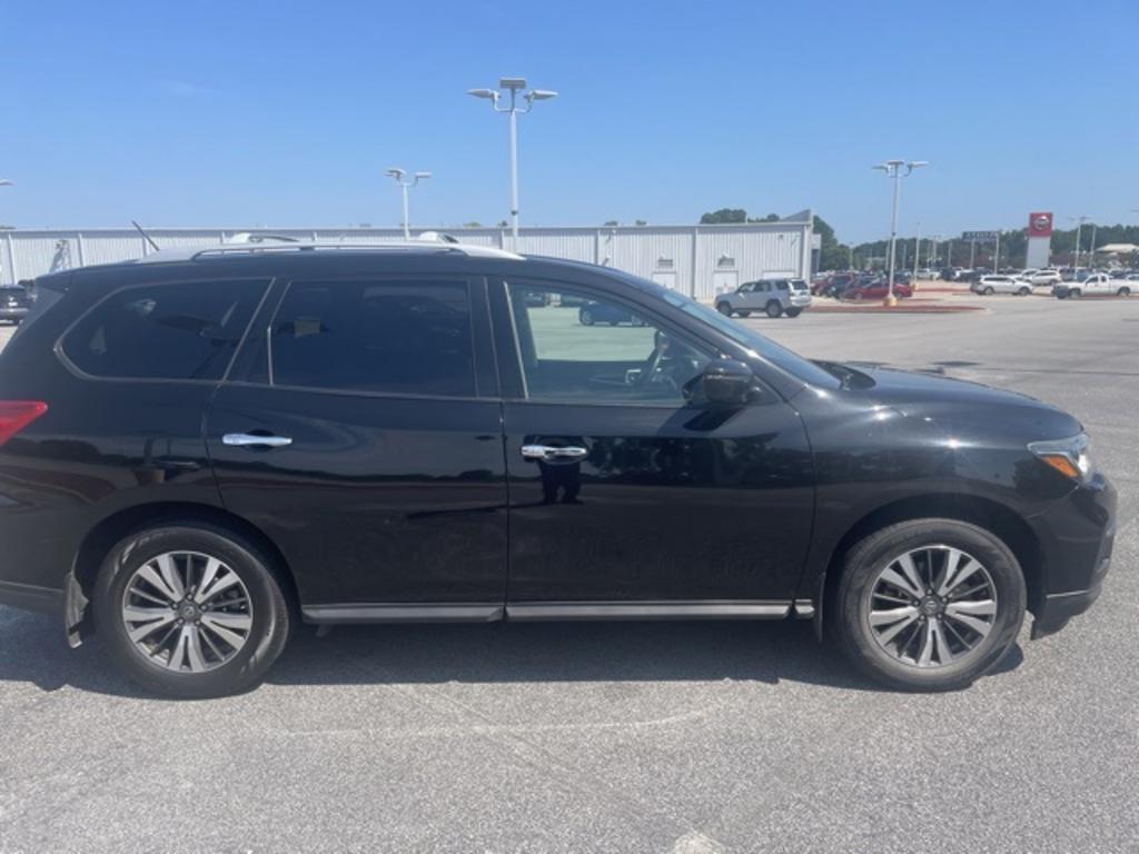 2018 Nissan Pathfinder - $15,500