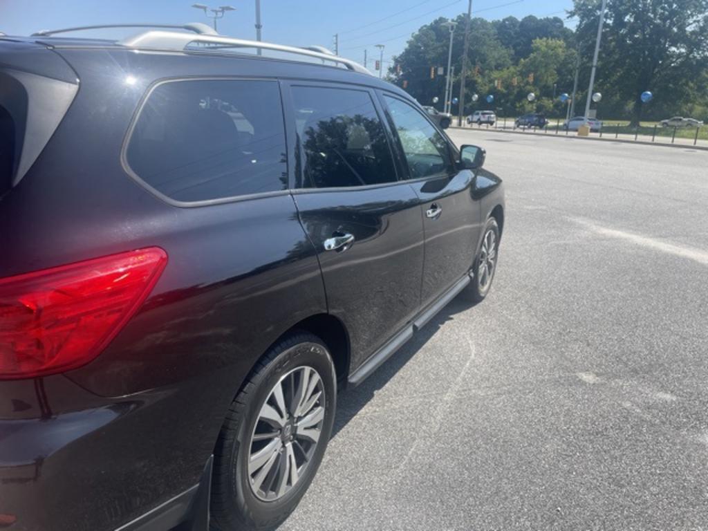 2018 Nissan Pathfinder - $15,500