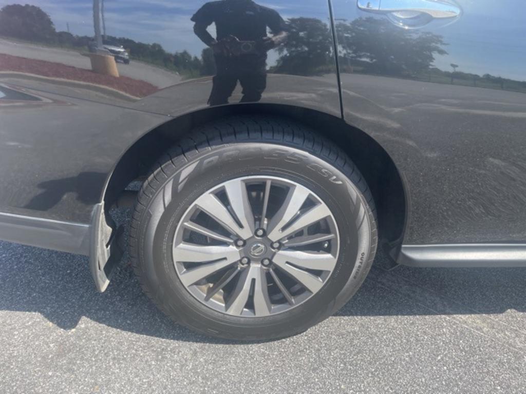 2018 Nissan Pathfinder - $15,500