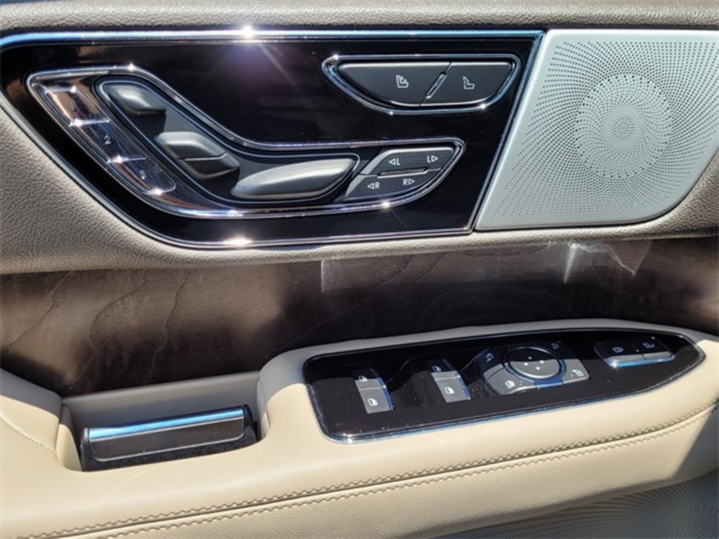 2023 Lincoln Navigator - $92,088