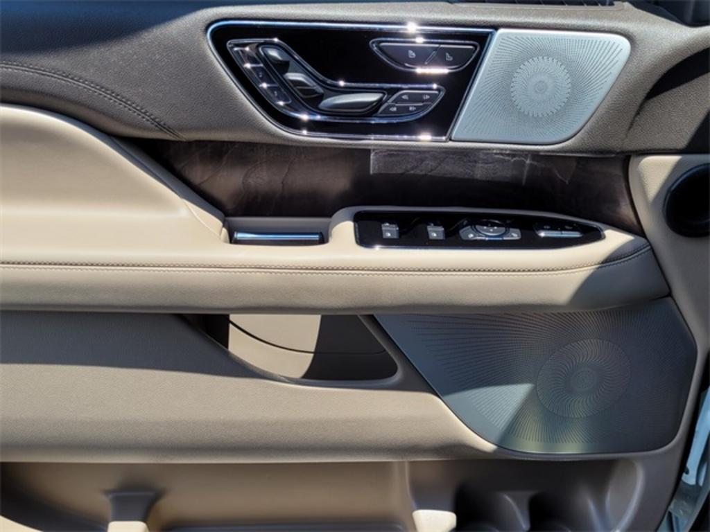 2023 Lincoln Navigator - $92,088