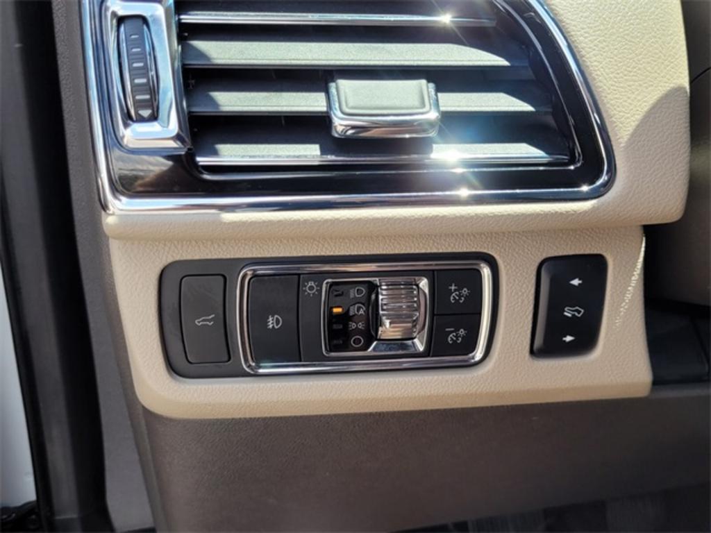 2023 Lincoln Navigator - $92,088