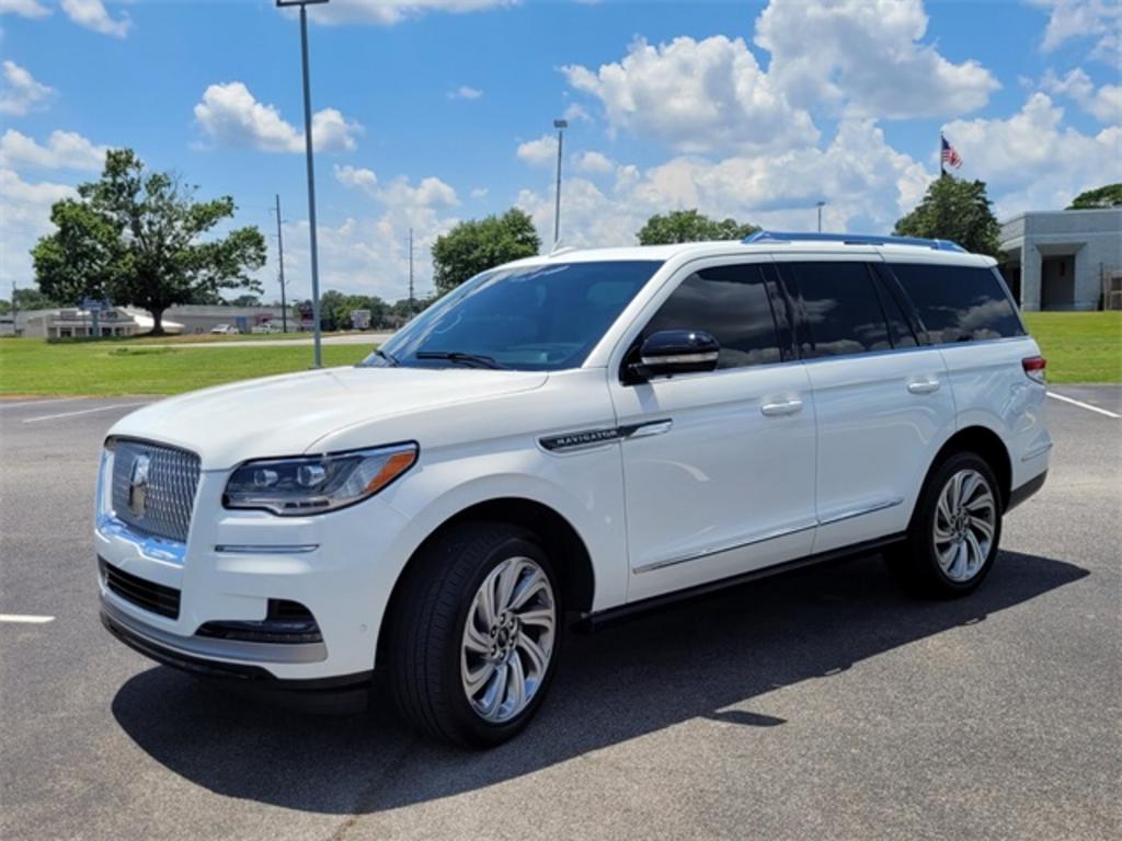 2023 Lincoln Navigator - $92,088