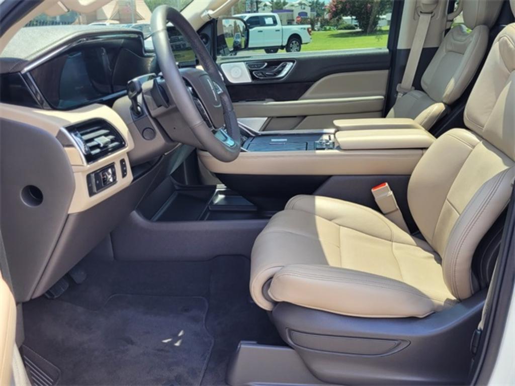 2023 Lincoln Navigator - $92,088