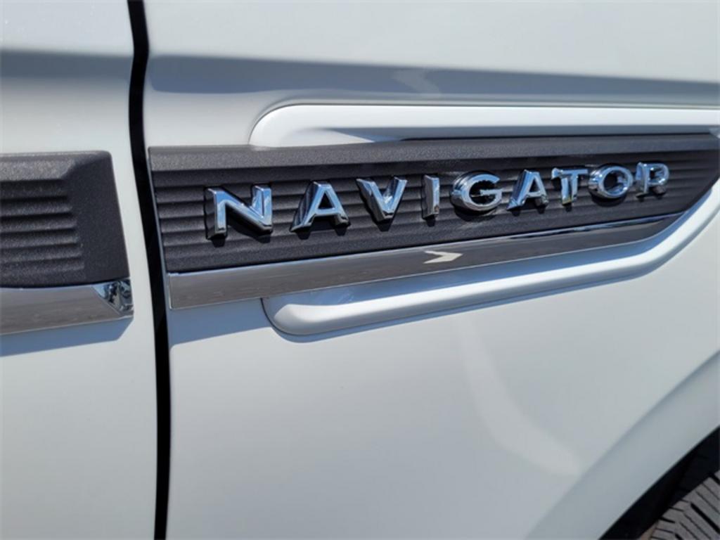 2023 Lincoln Navigator - $92,088
