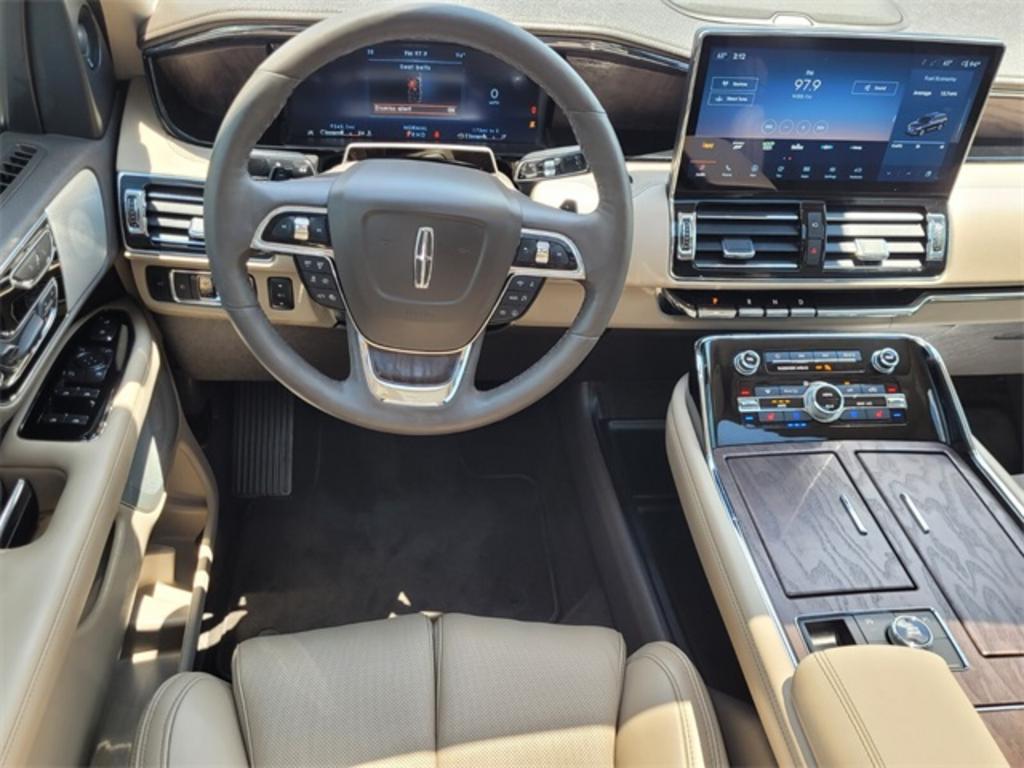 2023 Lincoln Navigator - $92,088