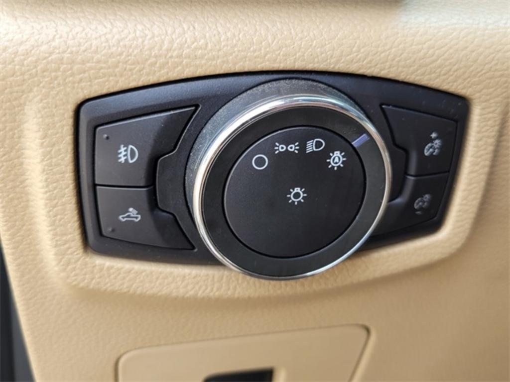 2016 Ford F-150 - $31,988
